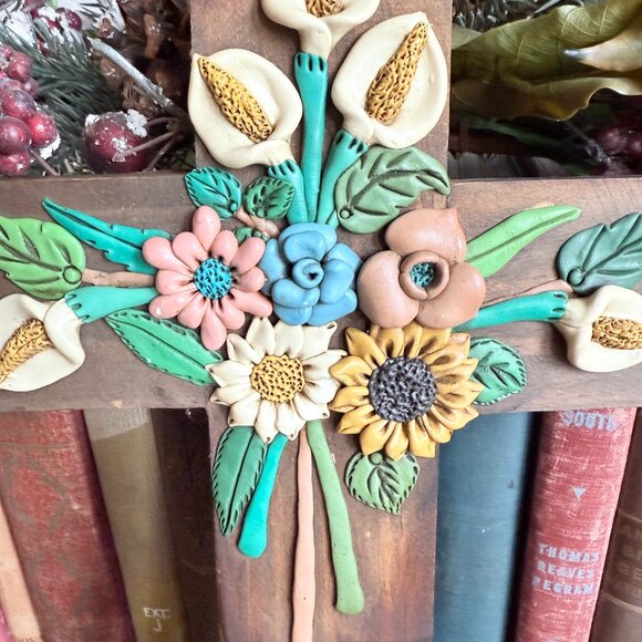 Vintage Handmade Italian Wood Cross with Clay Flowers - Picture 4 of 9